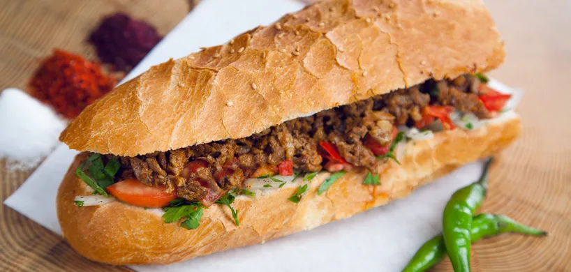 Et Tantuni / Мелко нарезанное мясо в белом хлебе